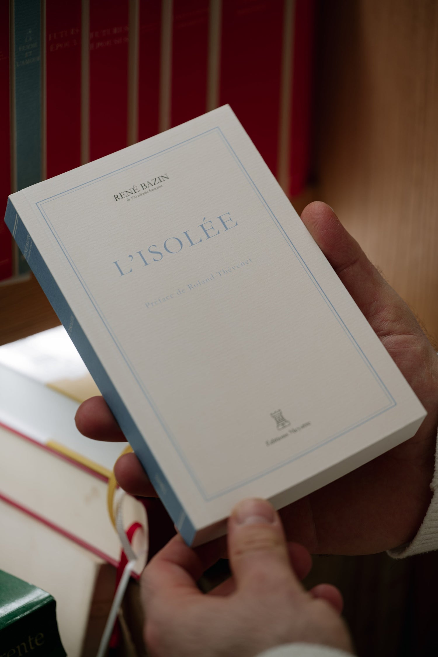 « L’Isolée offre une héroïne qui sait pourquoi elle vit, pourquoi elle souffre, et pour quoi elle est prête à tout perdre »